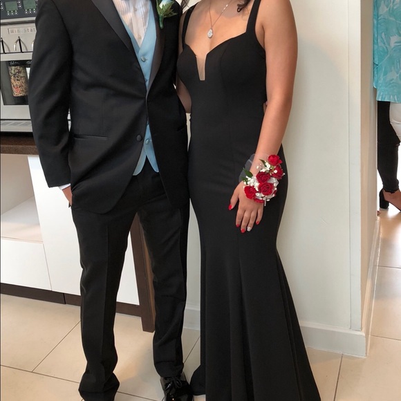 Prom dress black gown - Picture 4 of 4